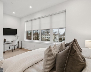 20 W Allens Lane - Photo Thumbnail 9
