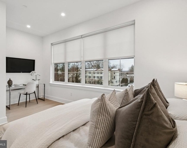 20 W Allens Lane - Photo Thumbnail 10