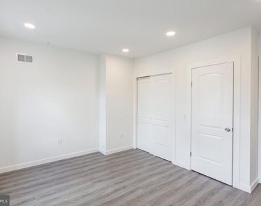 2131 N 8th Street - Photo Thumbnail 14
