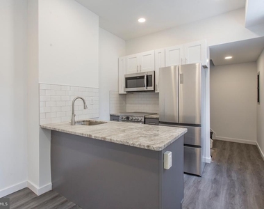 2131 N 8th Street - Photo Thumbnail 3
