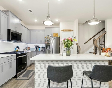 1209 Citadel Avenue - Photo Thumbnail 8