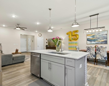 1209 Citadel Avenue - Photo Thumbnail 12