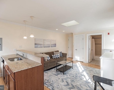 1716 Pine Street - Photo Thumbnail 10