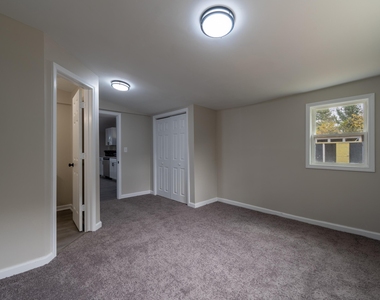1001 S Layton Avenue - Photo Thumbnail 15