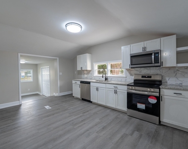 1001 S Layton Avenue - Photo Thumbnail 5