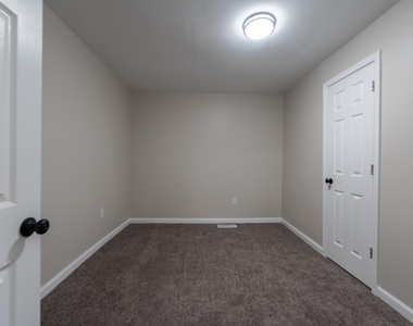 1001 S Layton Avenue - Photo Thumbnail 11