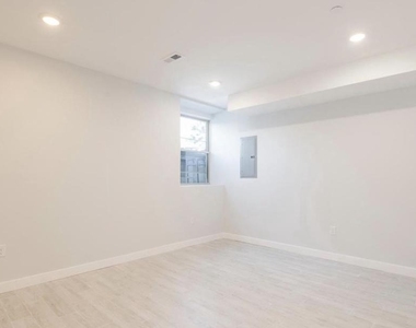 1251 N 15th Street - Photo Thumbnail 10