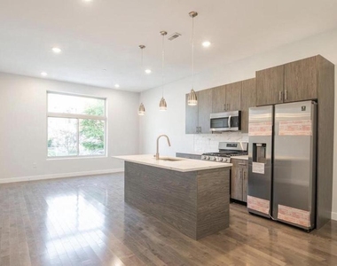 1251 N 15th Street - Photo Thumbnail 5
