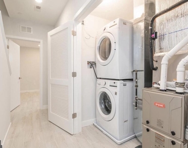 1251 N 15th Street - Photo Thumbnail 15