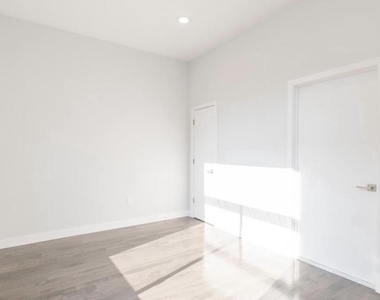 1251 N 15th Street - Photo Thumbnail 8