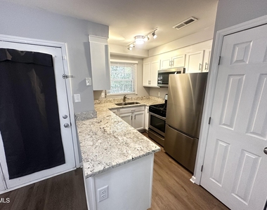 4808 Blue Bird Court - Photo Thumbnail 14