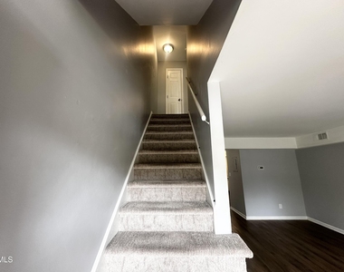 4808 Blue Bird Court - Photo Thumbnail 10
