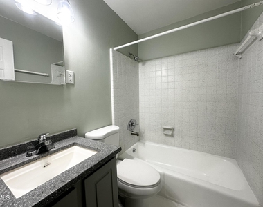 4808 Blue Bird Court - Photo Thumbnail 4