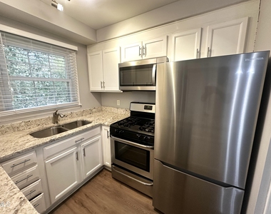 4808 Blue Bird Court - Photo Thumbnail 3