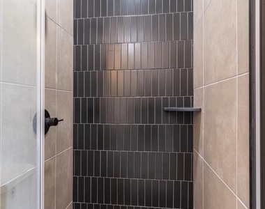 5758 Spruce Street - Photo Thumbnail 20