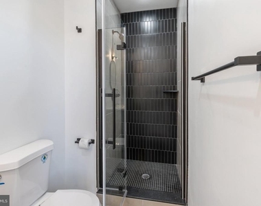 5758 Spruce Street - Photo Thumbnail 19