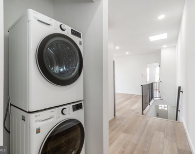 5758 Spruce Street - Photo Thumbnail 16
