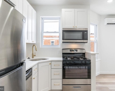 5758 Spruce Street - Photo Thumbnail 9