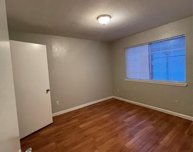7206 Twin Crest Dr - Photo Thumbnail 5