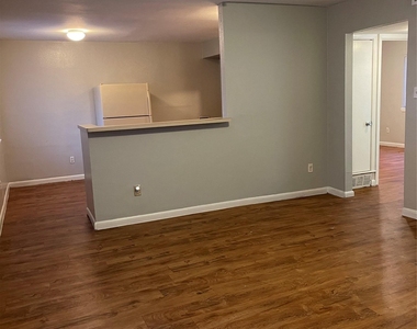7206 Twin Crest Dr - Photo Thumbnail 8