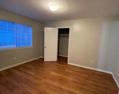 7206 Twin Crest Dr - Photo Thumbnail 6