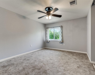 6719 Timberhill Dr - Photo Thumbnail 6