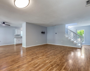 6719 Timberhill Dr - Photo Thumbnail 1