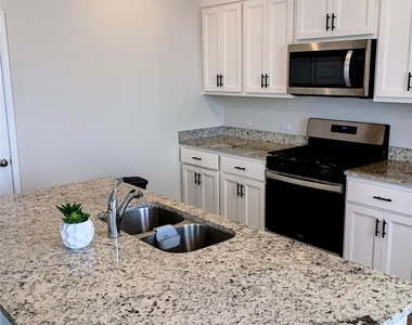 10615 Ridan Way - Photo Thumbnail 5