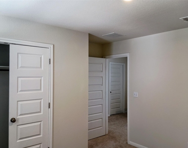 10615 Ridan Way - Photo Thumbnail 15