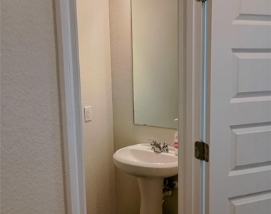10615 Ridan Way - Photo Thumbnail 11