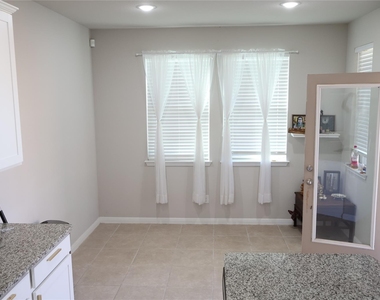 11500 Maple Leaf Way - Photo Thumbnail 8