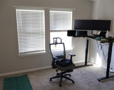 11500 Maple Leaf Way - Photo Thumbnail 16