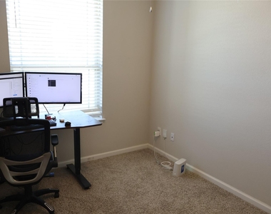 11500 Maple Leaf Way - Photo Thumbnail 2