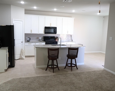 11500 Maple Leaf Way - Photo Thumbnail 7