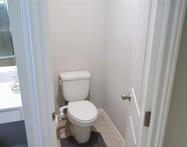 11500 Maple Leaf Way - Photo Thumbnail 23