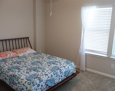 11500 Maple Leaf Way - Photo Thumbnail 28