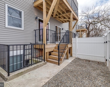 2113 W Master Street - Photo Thumbnail 11