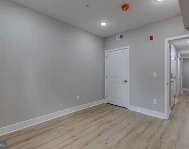 2113 W Master Street - Photo Thumbnail 19