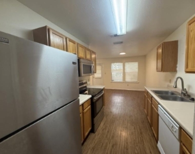 1002 Sagewood Trl - Photo Thumbnail 4