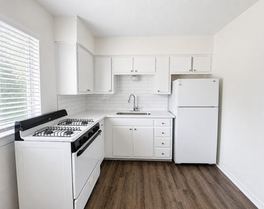 3106 Duval St - Photo Thumbnail 5