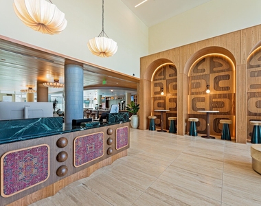 2323 S Lamar Blvd - Photo Thumbnail 15