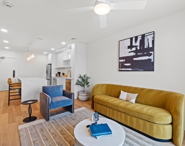 2323 S Lamar Blvd - Photo Thumbnail 2