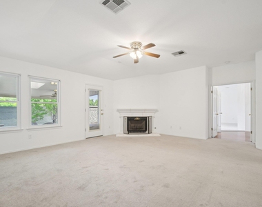 1300 Leah Ln - Photo Thumbnail 8