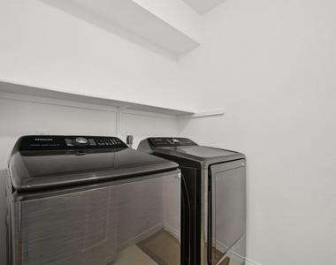 1300 Leah Ln - Photo Thumbnail 19