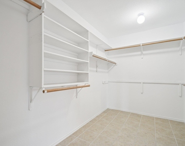 1300 Leah Ln - Photo Thumbnail 28