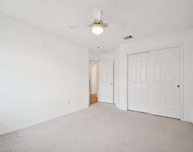 1300 Leah Ln - Photo Thumbnail 22