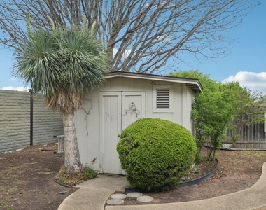 1300 Leah Ln - Photo Thumbnail 38