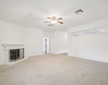 1300 Leah Ln - Photo Thumbnail 9