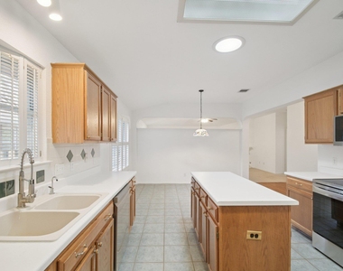1300 Leah Ln - Photo Thumbnail 12