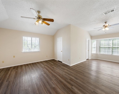 1717 Parkfield Cv - Photo Thumbnail 9